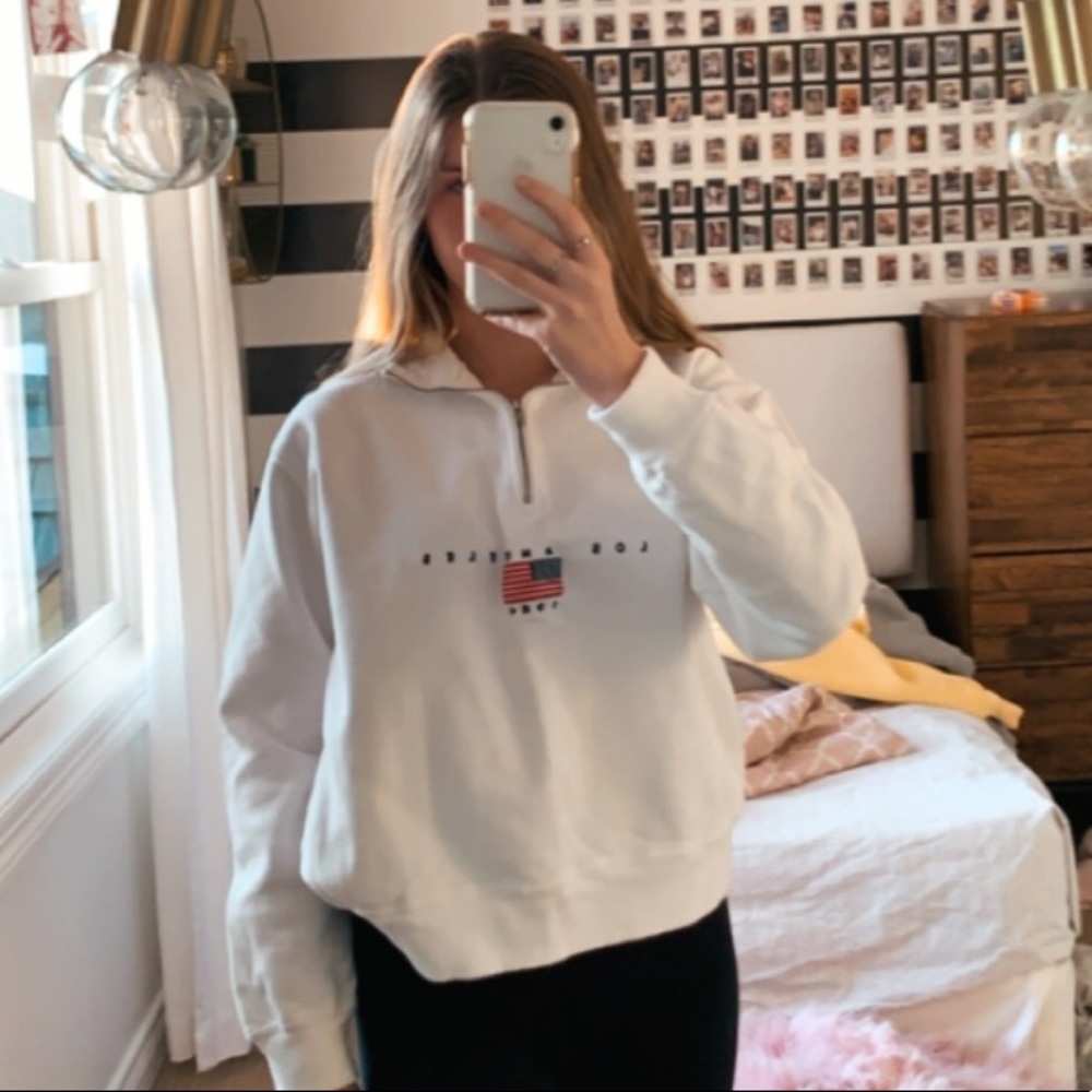 brandy melville la flag quarter zip! 🤍
